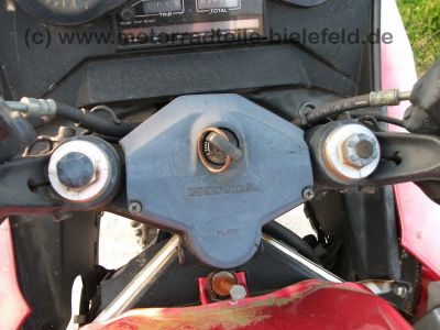 Honda_VF1000F_SC15_silberrot_ohne_Motor_VF1000_VF_1000_1100_F_F2_C_1000F_1000F2_1100C_17_.jpg