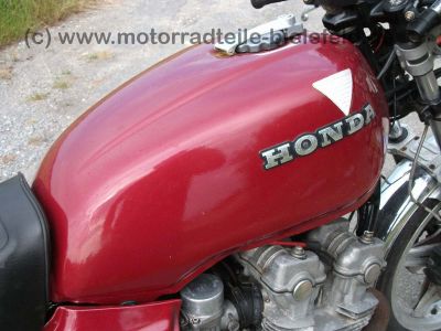 Honda_CB_750K_RC01_rot_EXTRAS_Sebring_Gimbel_Giuliari_Tarozzi_Koni_Lucas_650_900_Boldor_49.jpg