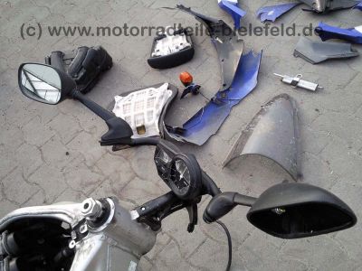 Yamaha_YZF_1000_R1_RN04_Crash_YZF1000_wie_RN01_750_600_R6_R7_102.jpg