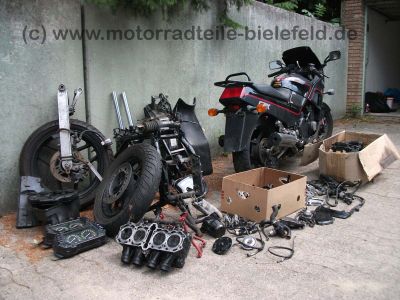 Kawasaki_GPX_750R_GPX750_GPX750R_GPZ_ZX_750_600_A_F_R_750A_750F_ZX750F_Motorschaden_3.jpg