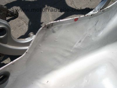 Honda_VF_500_F_500F_PC12_Rahmen_und_Tank_VF500_F_F2_500F_550F2_VF500F_VF500F2_10.jpg