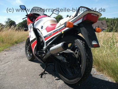 Honda_VF_500_F_500F_PC12_rot_weiss_Keim_Verkleidung_Giuliari_Sitzbank_VF500_VF400_400_F_F2_500F_550F2_VF500F_VF500F2_2.jpg