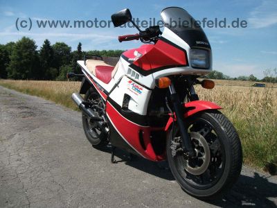 Honda_VF_500_F_500F_PC12_rot_weiss_Keim_Verkleidung_Giuliari_Sitzbank_VF500_VF400_400_F_F2_500F_550F2_VF500F_VF500F2_49.jpg