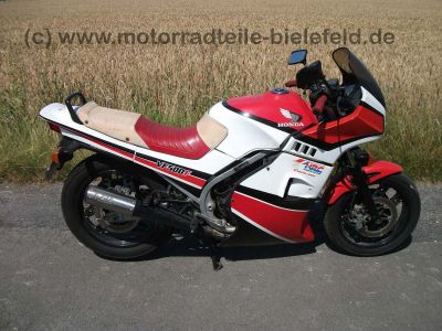 Honda_VF_500_F_500F_PC12_rot_weiss_Keim_Verkleidung_Giuliari_Sitzbank_VF500_VF400_400_F_F2_500F_550F2_VF500F_VF500F2_53.jpg
