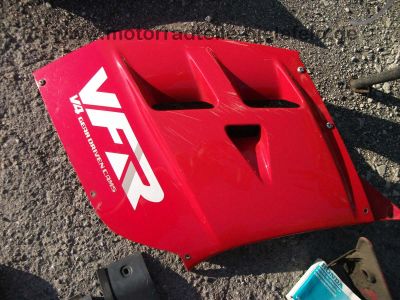 Honda_VFR_750_F_750F_VFR750F_rot_RC24_wie_RC36_VF_VFR_400_500_700_750_F_S_C_10.jpg