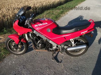 Honda_VFR_750_F_750F_VFR750F_rot_RC24_wie_RC36_VF_VFR_400_500_700_750_F_S_C_110.jpg