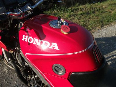 Honda_VFR_750_F_750F_VFR750F_rot_RC24_wie_RC36_VF_VFR_400_500_700_750_F_S_C_114.jpg