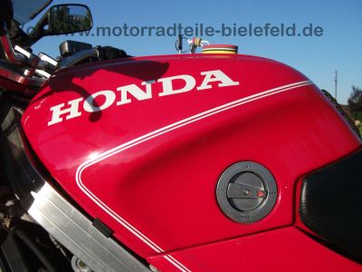 Honda_VFR_750_F_750F_VFR750F_rot_RC24_wie_RC36_VF_VFR_400_500_700_750_F_S_C_121.jpg