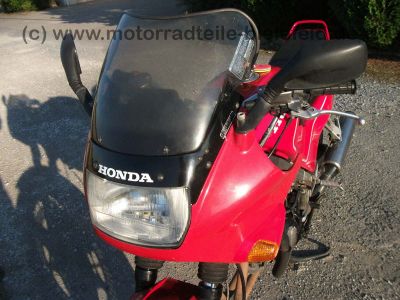 Honda_VFR_750_F_750F_VFR750F_rot_RC24_wie_RC36_VF_VFR_400_500_700_750_F_S_C_127.jpg