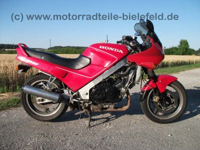 Honda_VFR_750_F_750F_VFR750F_rot_RC24_wie_RC36_VF_VFR_400_500_700_750_F_S_C_37.jpg