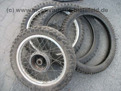 Honda_XL_500R_gelb_Extras_PD02_Zylinderkopf_Vergaser_OK_XL_250_500_XL250_XL500_S_R_PD01_MD03_63.jpg