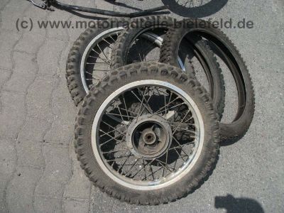 Honda_XL_500R_gelb_Extras_PD02_Zylinderkopf_Vergaser_OK_XL_250_500_XL250_XL500_S_R_PD01_MD03_7.jpg