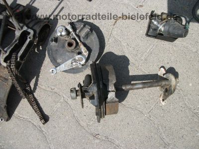 Honda_XL_500R_gelb_Extras_PD02_Zylinderkopf_Vergaser_OK_XL_250_500_XL250_XL500_S_R_PD01_MD03_9.jpg