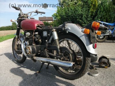 Honda_CB_250K4_rot_original_Auspuff_250_CB250_K_K4_B4_250K_250K4_250B4_CB250K_CB250K4_CB250B4_02_1973_32.jpg