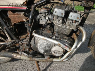 Suzuki_GSX_250E_GS25x_schwarzrot_Wrack_wie_GS_GSX_250_400_GSX250_GSX400_E_GS40x_51.jpg