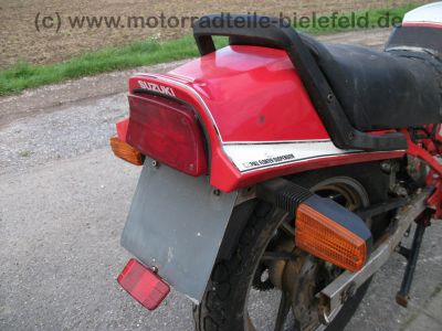Suzuki_GSX_550EF_rotweiss_Wrack_GN71D_wie_GSX_400_500_550_750_E_ES_EF_102.jpg
