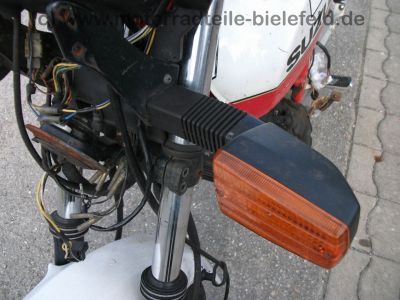 Suzuki_GSX_550EF_rotweiss_Wrack_GN71D_wie_GSX_400_500_550_750_E_ES_EF_66.jpg