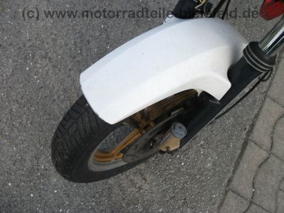 Suzuki_GSX_550EF_rotweiss_Wrack_GN71D_wie_GSX_400_500_550_750_E_ES_EF_92.jpg