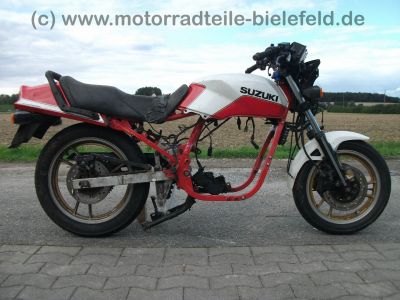 Suzuki_GSX_550EF_rotweiss_Wrack_GN71D_wie_GSX_400_500_550_750_E_ES_EF_96.jpg