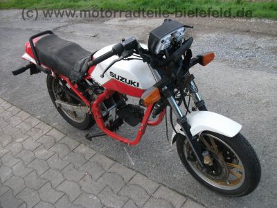 Suzuki_GSX_550EF_rotweiss_Wrack_GN71D_wie_GSX_400_500_550_750_E_ES_EF_99.jpg