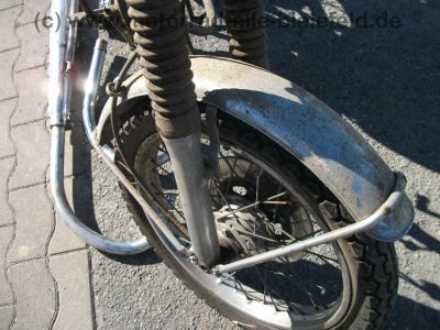 Honda_CB_250K_B4_rot_ORIGINAL_Lacksatz_Tank_Auspuff_1a_wie_CB_125_200_250_K_K1_K2_K4_99.jpg