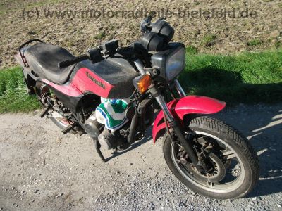 Kawasaki_GPZ_750_UT__ZX750A_rotschwarz_wie_Z_ZX_KZ_GPZ_550_750_E_UT_110.jpg