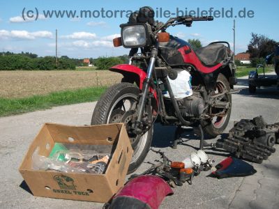 Kawasaki_GPZ_750_UT__ZX750A_rotschwarz_wie_Z_ZX_KZ_GPZ_550_750_E_UT_2.jpg