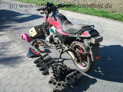 Kawasaki_GPZ_750_UT__ZX750A_rotschwarz_wie_Z_ZX_KZ_GPZ_550_750_E_UT_4.jpg