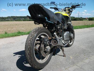 Suzuki_GSX_750EF_blaugelb_GR72A_wie_GSX_550_700_750_E_ES_EF_17.jpg