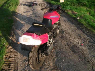 Kawasaki_GPX_600R_rot_und_blau_Gepaecktraeger_Heckumbau_wie_GPZ_GPX_ZZR_ZX_600_A_B_C_D_R_106.jpg