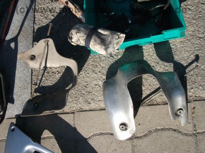 Yamaha_TDM_850_3VD_silber_teilzerlegt_Motor_Verkleidung_wie_XTZ_750_TRX_3LD_4TX_4UN_13.jpg