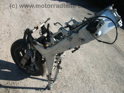 Yamaha_TDM_850_3VD_silber_teilzerlegt_Motor_Verkleidung_wie_XTZ_750_TRX_3LD_4TX_4UN_84.jpg