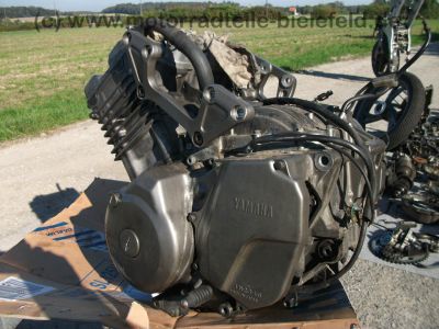 Yamaha_TDM_850_3VD_silber_teilzerlegt_Motor_Verkleidung_wie_XTZ_750_TRX_3LD_4TX_4UN_87.jpg