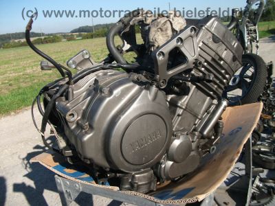 Yamaha_TDM_850_3VD_silber_teilzerlegt_Motor_Verkleidung_wie_XTZ_750_TRX_3LD_4TX_4UN_89.jpg