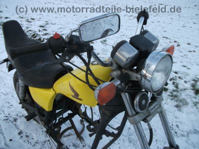 Honda_VF_750_C_Magna_RC09_gelb_wie_700_V45_C_F_S_RC07_RC15_RC21_112.jpg