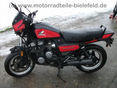 Honda_CBX_750_F_RC17_Nighhawk_S_rot-schwarz_Crash_-_Motor_wie_CB_750_Sevenfifty_RC42_51.jpg