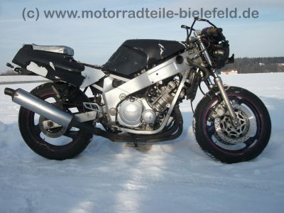Yamaha_FZR_600_3HF_schwarz_Crash_-_wie_FZ_FZR_600_750_3HE_29.jpg