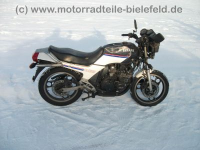 Yamaha_XJ_600_51J_grau-weiss_Crash_-_wie_XJ_550_650_700_750_14.jpg