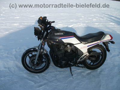 Yamaha_XJ_600_51J_grau-weiss_Crash_-_wie_XJ_550_650_700_750_55.jpg