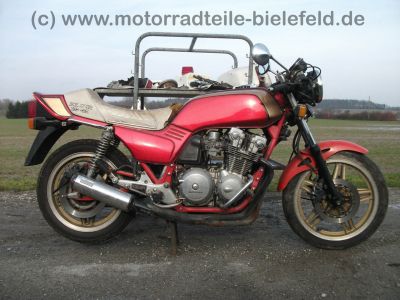 Honda_CB_900_F_900F_Boldor_SC01_rotmetallic_Marshall_Auspuff_4in1_Tommaselli_Giuliari_Sitzbank_wie_SC04_750_K_KZ_F_RC01_RC04_1.jpg
