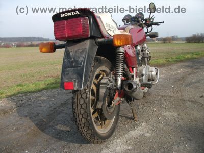 Honda_CB_900_F_900F_Boldor_SC01_rotmetallic_Marshall_Auspuff_4in1_Tommaselli_Giuliari_Sitzbank_wie_SC04_750_K_KZ_F_RC01_RC04_33.jpg