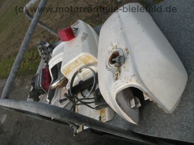 Honda_CB_900_F_900F_Boldor_SC01_rotmetallic_Marshall_Auspuff_4in1_Tommaselli_Giuliari_Sitzbank_wie_SC04_750_K_KZ_F_RC01_RC04_7.jpg