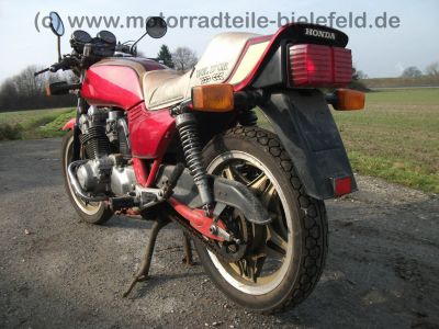 Honda_CB_900_F_900F_Boldor_SC01_rotmetallic_Marshall_Auspuff_4in1_Tommaselli_Giuliari_Sitzbank_wie_SC04_750_K_KZ_F_RC01_RC04_74.jpg