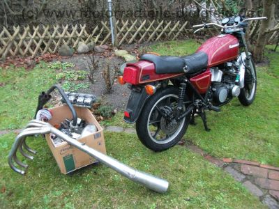 Kawasaki_KZ_750_E_rot_Neuteile_2x_4in1_Auspuff_motad_n-eta_BSM_-_wie_Z_KZ_GPz_650_750_B_C_E_GP_LTD_UT_8.jpg