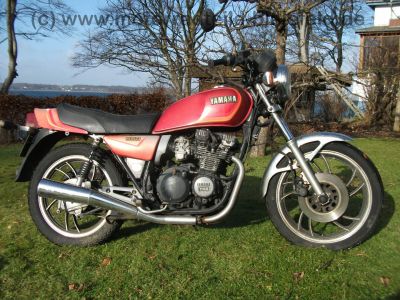 Yamaha_XJ_550_4V8_rot_KONI_wie_XJ_400_500_600_73.jpg