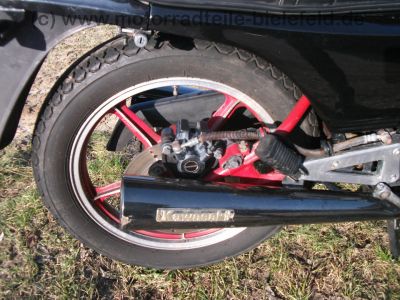 Kawasaki_KZ_400_J_4-Zylinder_schwarz_Typ_KZ_400_M_-_wie_KZ_ZX_Z_400_500_550_750_A_B_C_D_E_UT_GP_21.jpg