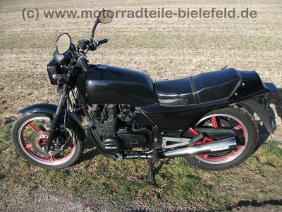 Kawasaki_KZ_400_J_4-Zylinder_schwarz_Typ_KZ_400_M_-_wie_KZ_ZX_Z_400_500_550_750_A_B_C_D_E_UT_GP_53.jpg