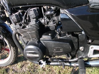 Kawasaki_KZ_400_J_4-Zylinder_schwarz_Typ_KZ_400_M_-_wie_KZ_ZX_Z_400_500_550_750_A_B_C_D_E_UT_GP_60.jpg