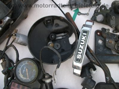 Suzuki_GSX_400_E_GK51C_zerlegt_Teile_Raeder_Tacho_-_wie_GSX_250_400_450_E_GK53C_GJ53B_13.jpg