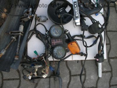 Suzuki_GSX_400_E_GK51C_zerlegt_Teile_Raeder_Tacho_-_wie_GSX_250_400_450_E_GK53C_GJ53B_7.jpg